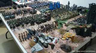 Illustration for article titled Check Out This Amazing Warhammer 40K Collection from Korea